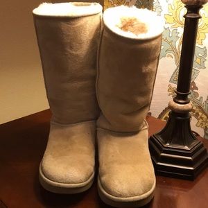 Tan ugg boots size 7. Gently used!
